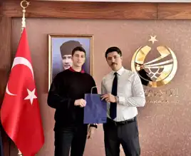 Kaymakam, Genç Sporcuları Ödüllendirdi