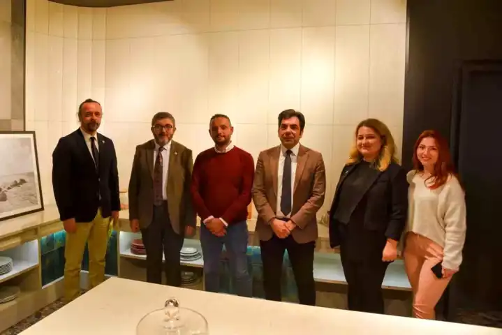 Üniversite Rektörü, Yerel Sanayiyi Ziyaret Etti