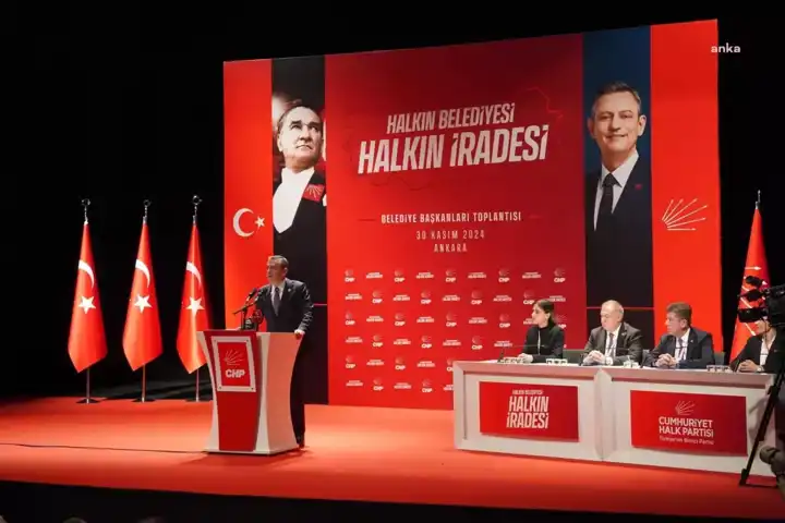 Belediye Başkanı, CHP Toplantısında Buluştu