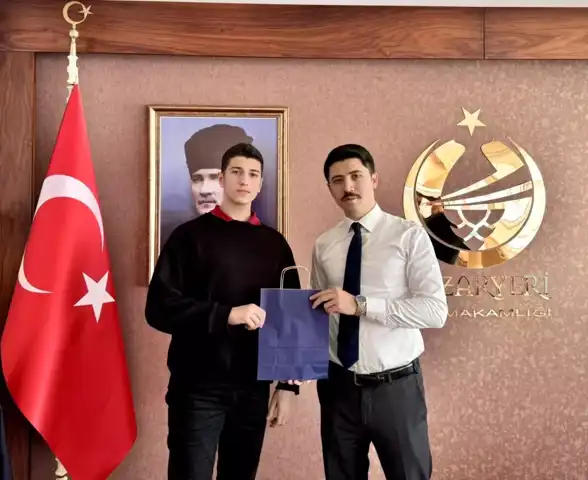 Kaymakam, Genç Sporcuları Ödüllendirdi